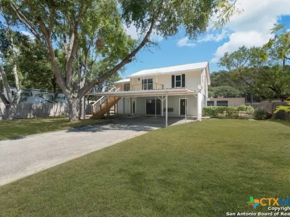 1619 Roadside Dr, Canyon Lake, TX 78133