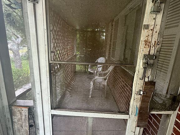 5th image of 4021 San Juan Ave