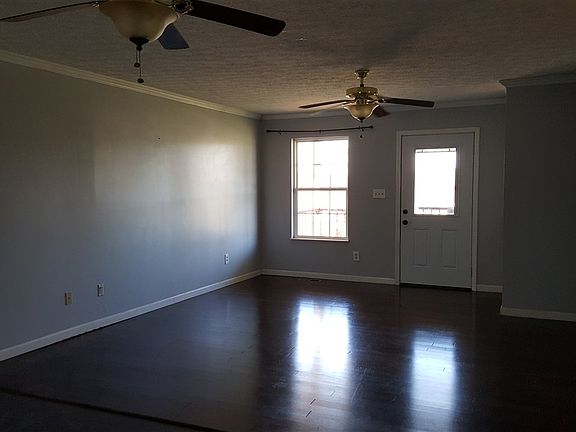 2nd image of 225 Freda Dale Cir