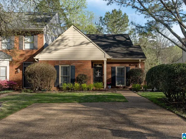4655 Round Forest Dr, Birmingham, AL 35213
