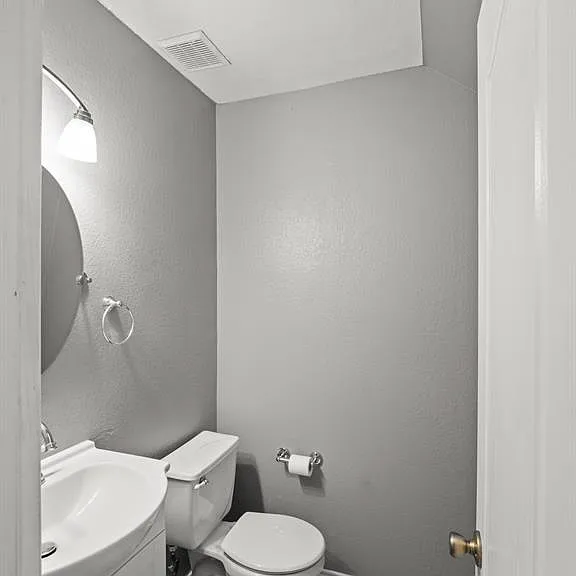 2411 Lavendale Ct — Photo 11