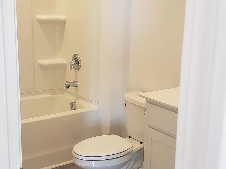Upstairs common bathroom