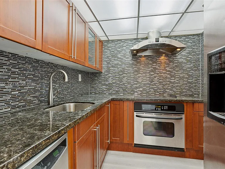 1200 West Ave #515 — Photo 8