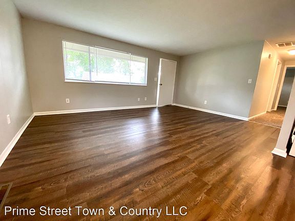 3rd image of 413 Orangewood Dr