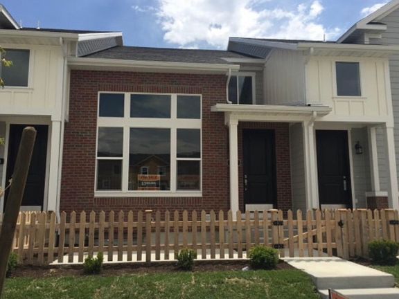 2nd image of 1026 W Narrows Ln