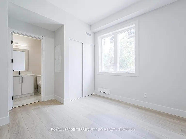 145 Clapperton St #204 — Photo 38