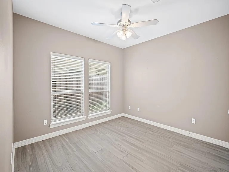 3840 Center St — Photo 14