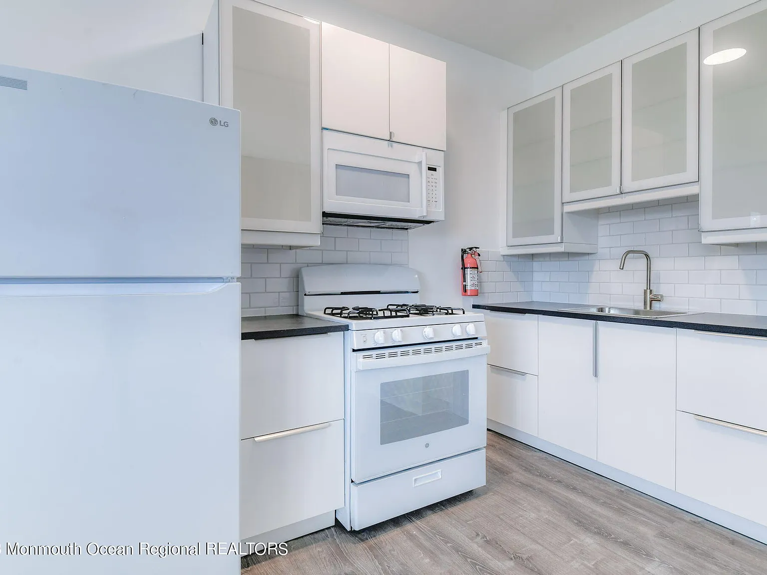 1 bed, $2,500 — Photo 2