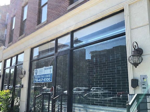 2nd image of 1809 Saint Johns Pl #3