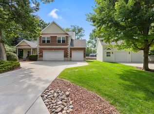 10752 Dogleg Dr, Demotte, IN 46310