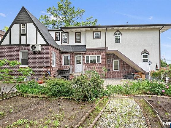 5th image of 497 Oakdene Ave