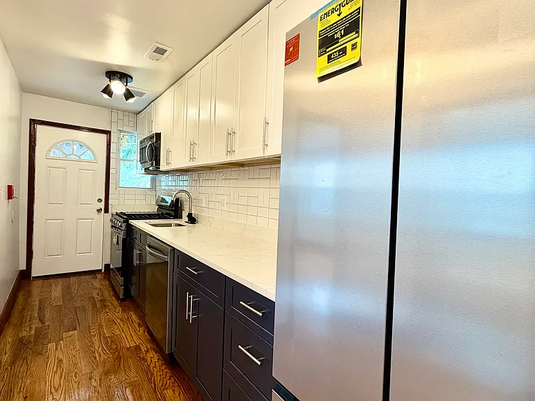 3304 N Hilton St #E — Photo 10