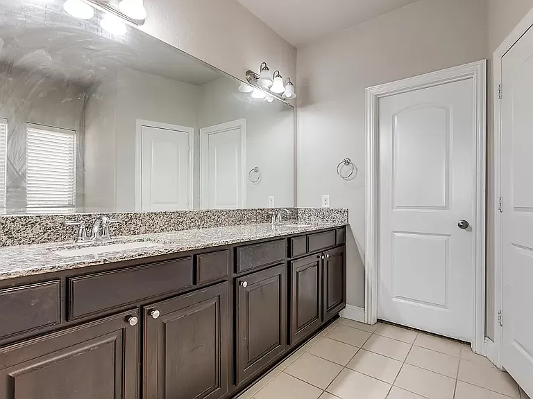 8609 McCutchins Dr — Photo 14