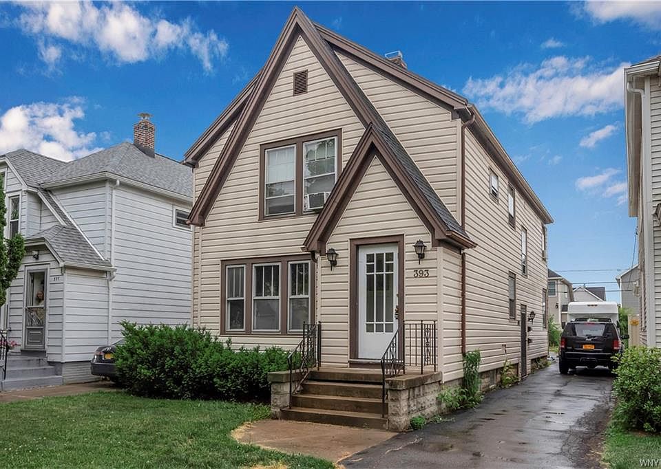 1st image of 393 Saint Lawrence Ave