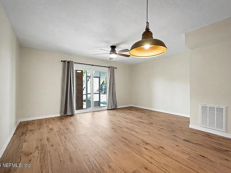 22 Comares Ave #6B — Photo 11
