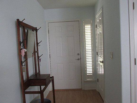 3rd image of 103 Bending Oak St
