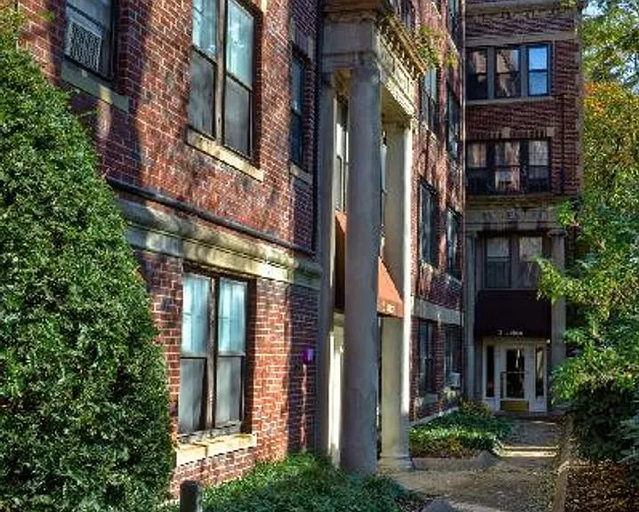 2 Lothian Rd #1 — Photo 3