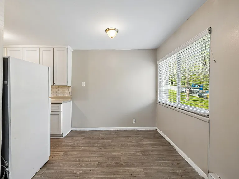 550 Harding Pl #E113 — Photo 14