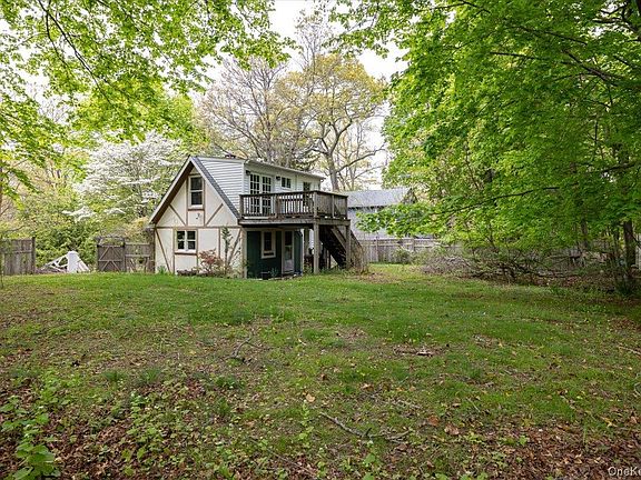 5th image of 7 Amagansett Drive