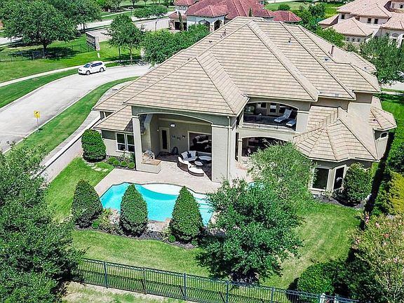 4th image of 25 Miramar Heights Cir