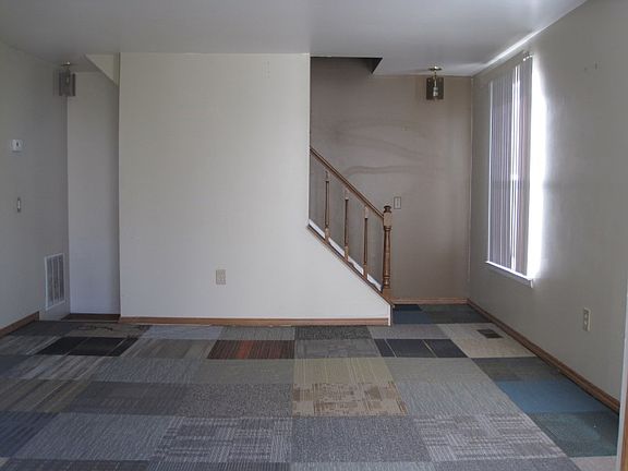5th image of 76 Ewing Dr