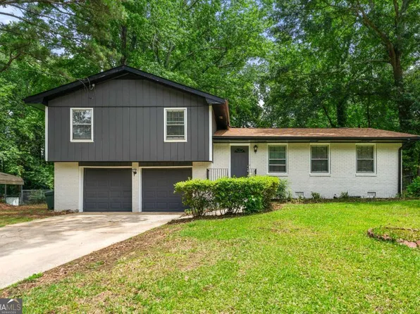 586 Chris Cir, Lawrenceville, GA 30044