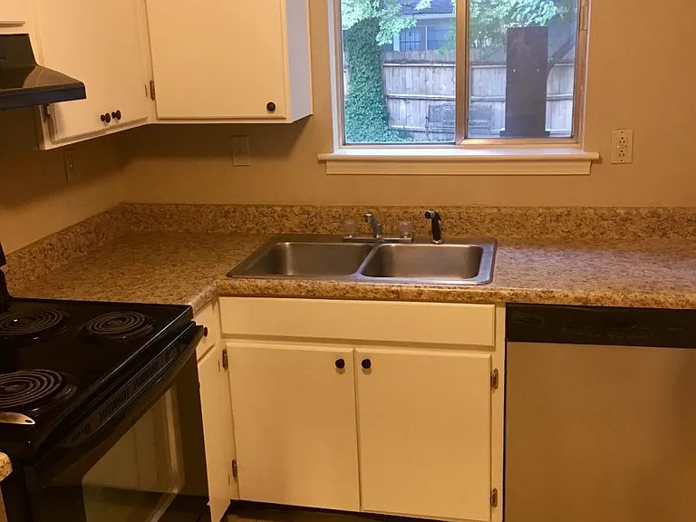 714 Goodman St — Photo 27