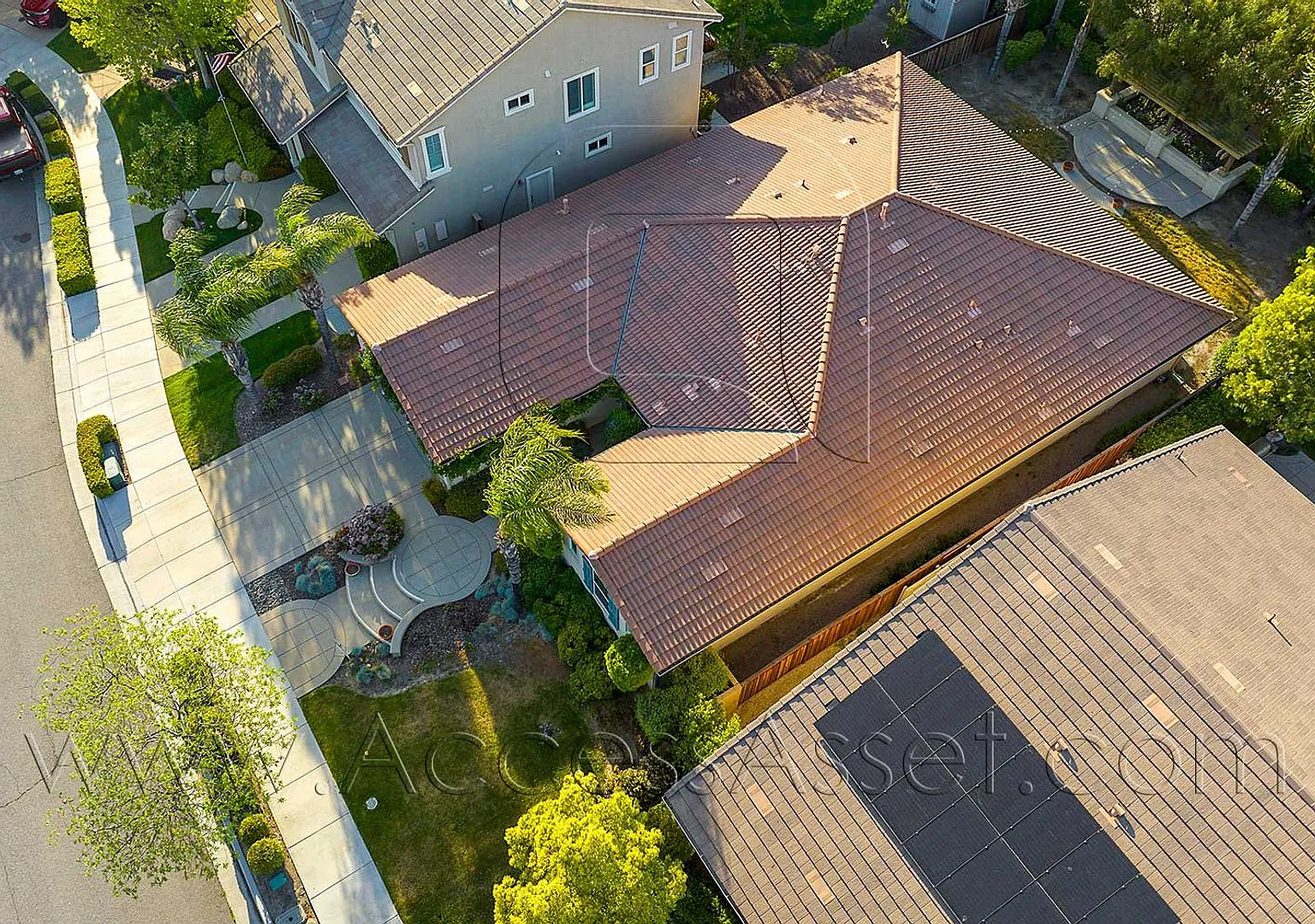 Spacious 5-Bedroom Oasis at Dry Creek in Heritage Lake — Photo 4