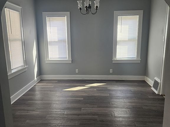 3rd image of 513 N Sunnyside Ave