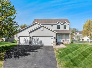 737 Brook Cir E, Montrose, MN 55363
