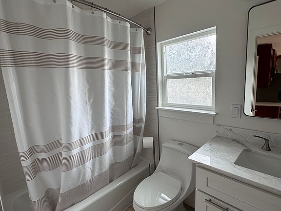 5th image of 18281 Warren Ave #2