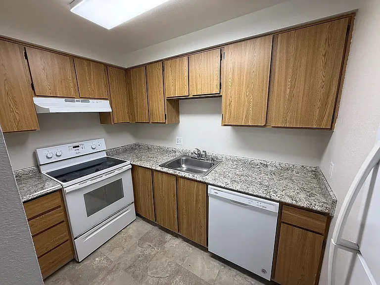 Whitman Place Apartments — Photo 4