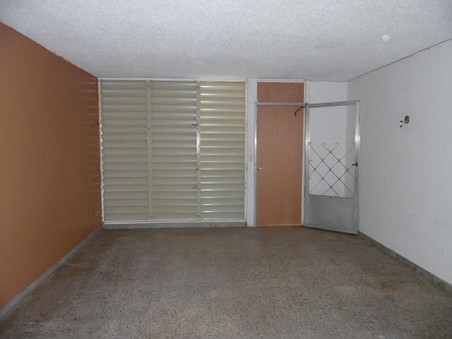 2nd image of L33 Parq Del Lucero