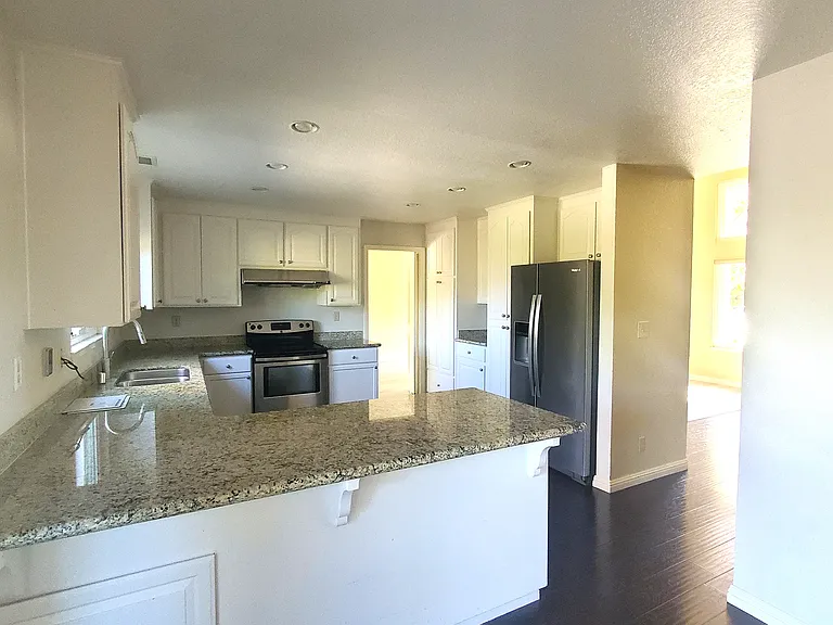 7067 Morecambe Dr — Photo 8