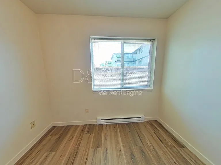 725 SW 13th St #3 — Photo 6