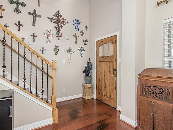 5th image of 1926 Majestic Ln