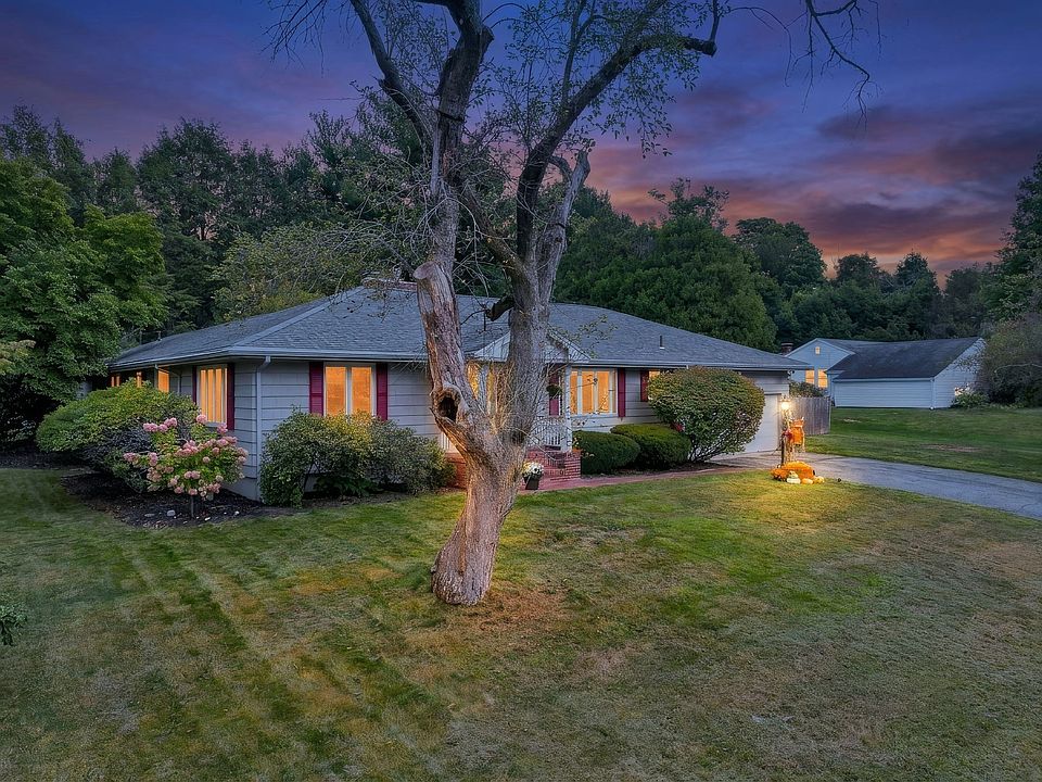 1st image of 14 Forbes Ln