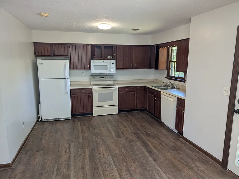 707 Kentucky Ave — Photo 5