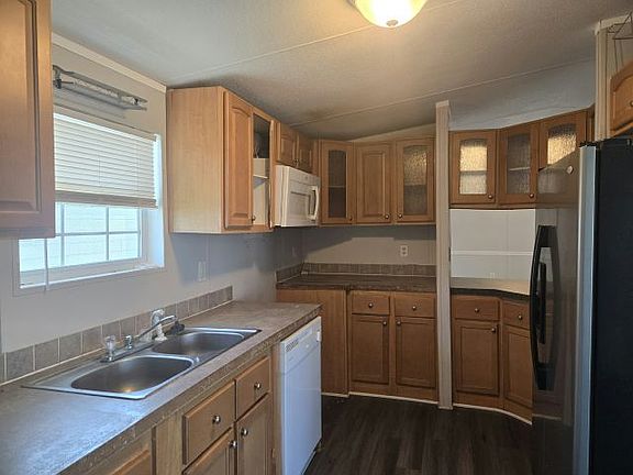 3rd image of 1123 Walt Williams Rd #235