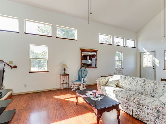 5th image of 597 Piute Dr