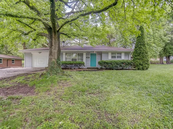 121 Pawnee Dr, Swansea, IL 62226