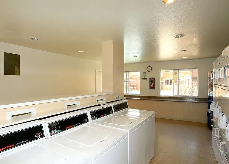 Kentwood Apartments — Photo 81