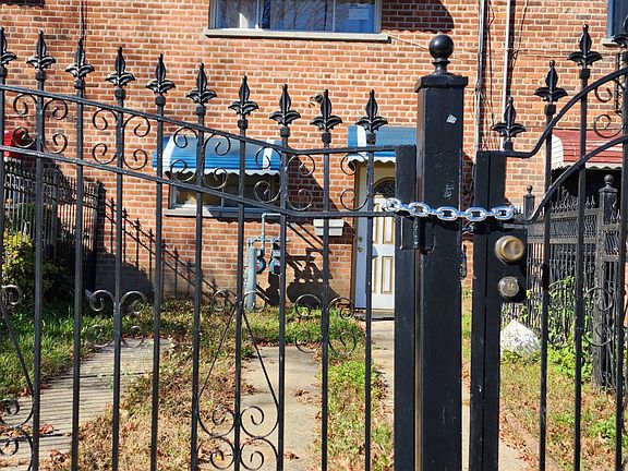 3rd image of 4169 Bronxwood Ave