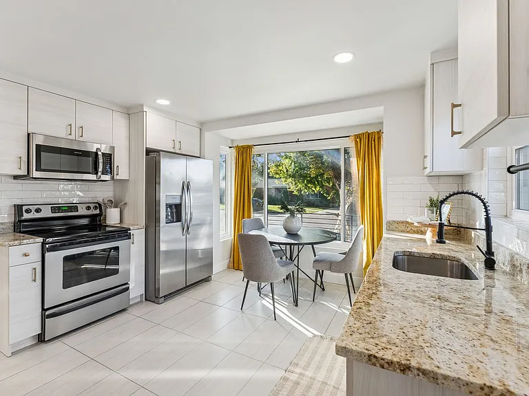 1021 E Millbert Ave — Photo 6
