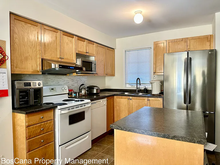 6 Crystal Park Cres #1 — Photo 6