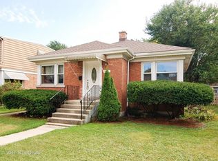 9035 Southview Ave, Brookfield, IL 60513