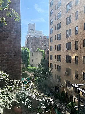 Rented by City Connections Realty | media 16