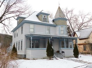 31 Crescent St, Springfield, VT 05156