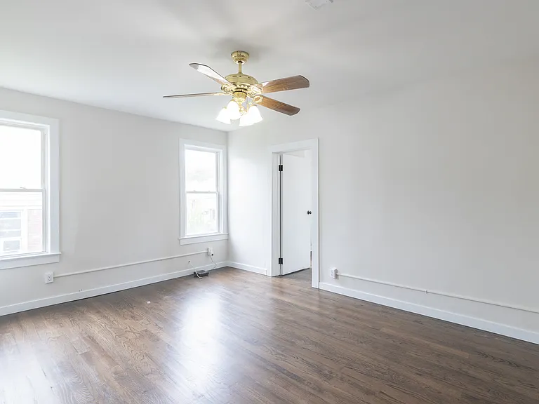 111 Roosevelt St #2 — Photo 8