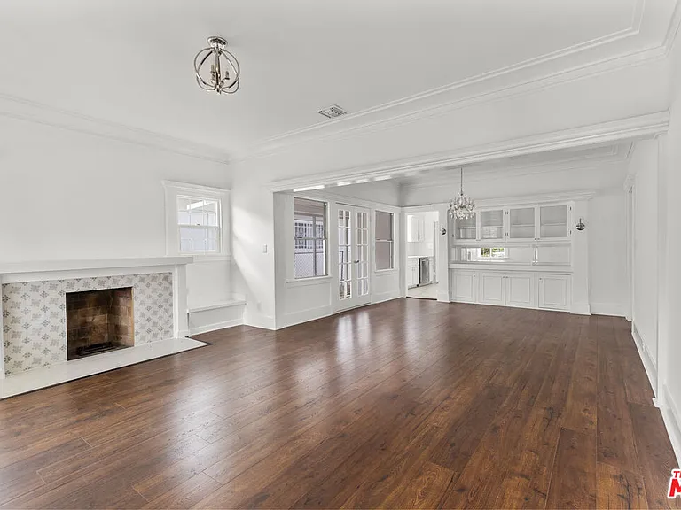 135 S Dillon St — Photo 2